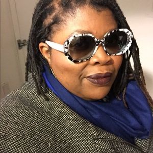 Meet your Posher, Lynn c